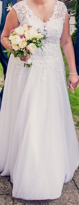 Suknia ślubna - śnieżnobiała