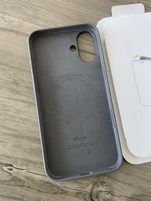 Oryginalny etui na IPhone 16 Plus