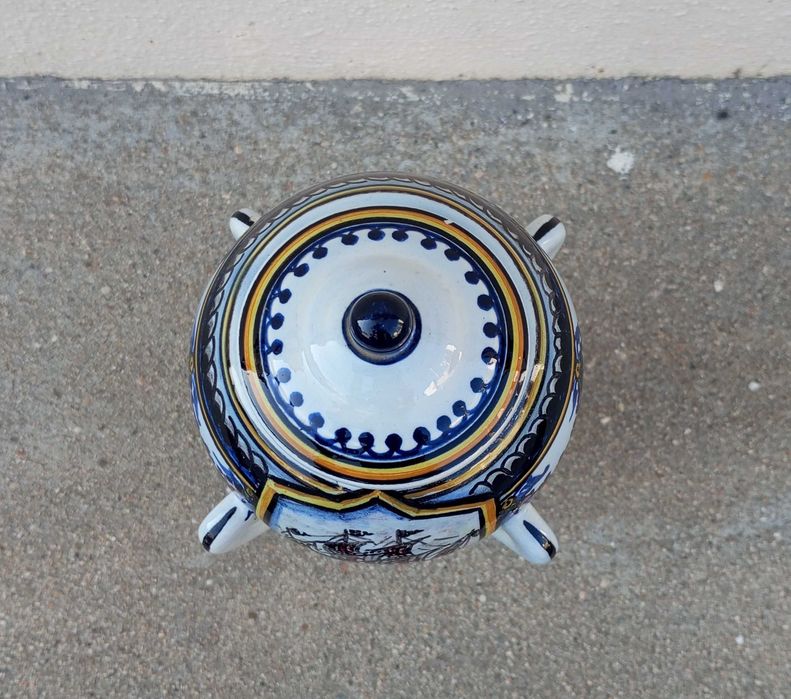 Pote "Caravela Portuguesa" em faiança Outeiro Águeda