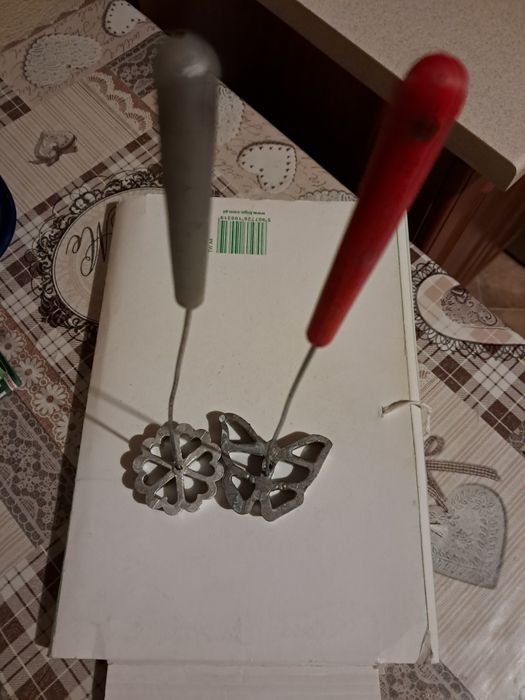 Rozetki motylek i kwiatek prl