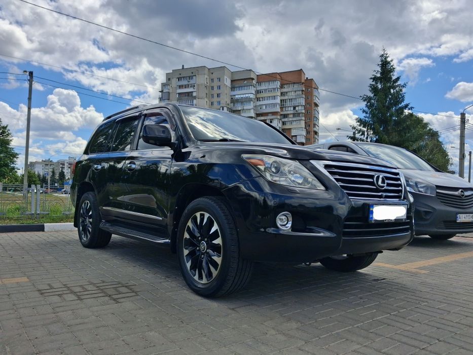Lexus LX570 в гарному стані Торг є