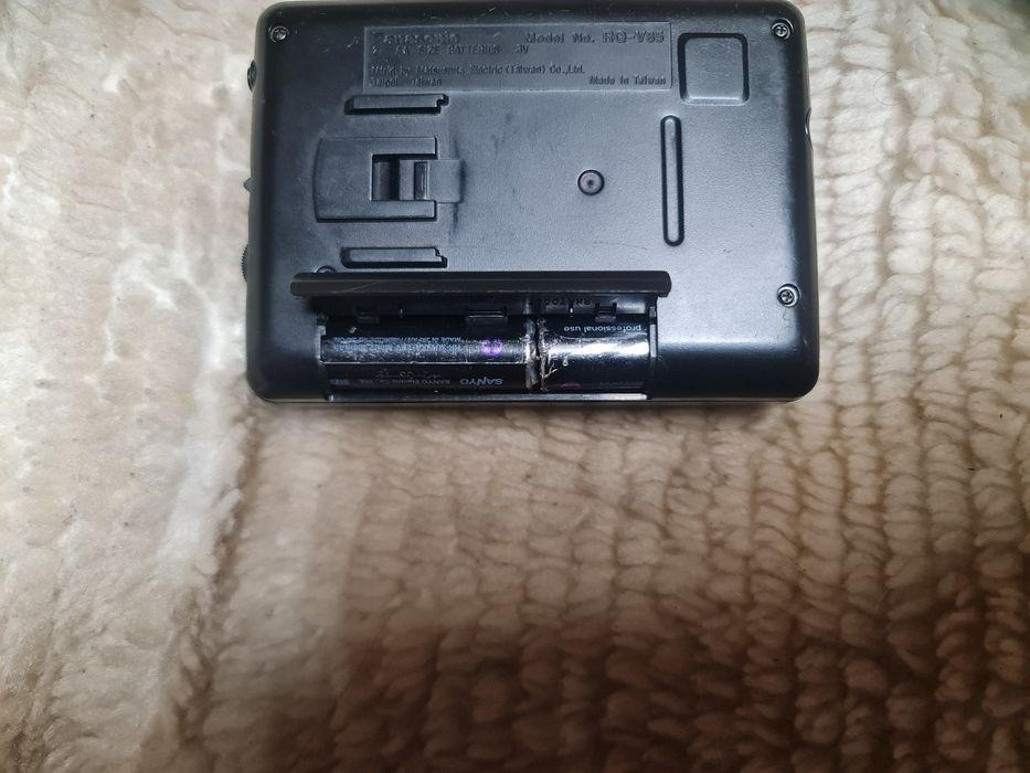 Кассетный плеер Panasonic RQ-V85,статуэт,sharp, рабоч