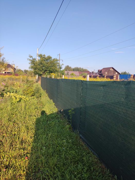 Продам ділянку в Рожнах с будівлями та комунікаціями.