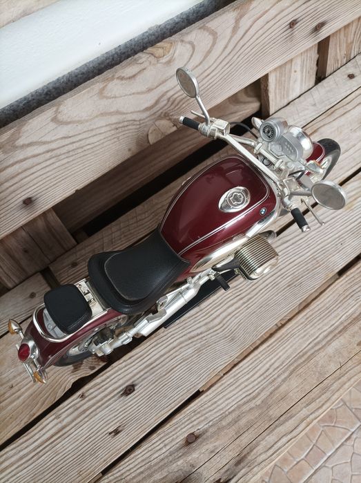 Maquete 1/? de Moto BMW anos 90 ao pormenor á