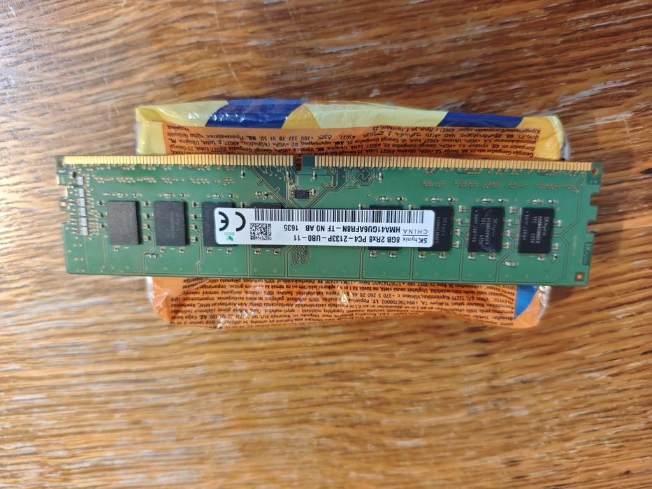 SK hynix 8 GB DDR4 2133hz