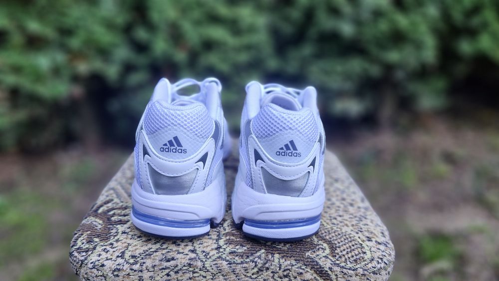 Кросівки Adidas Response.Розмір 42