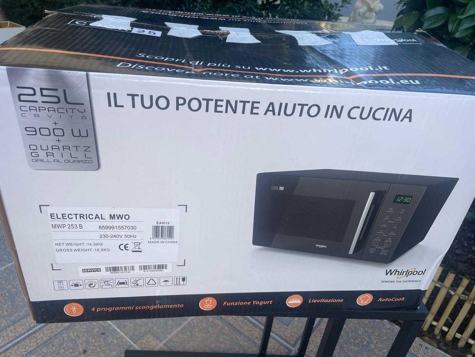 Micro-ondas WHIRLPOOL MWP 254 SB (25 L - Com Grill - Preto)