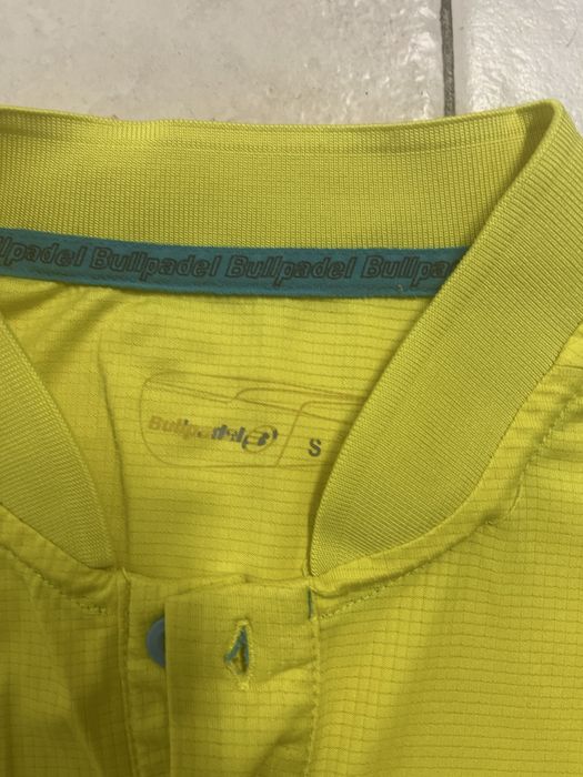 Polo de padel Bullpadel, tamanho S, como novo