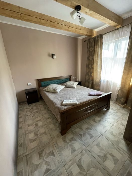 Котедж для 6-9 осіб біля центральної траси