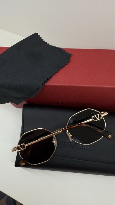 Окуляри Valentino