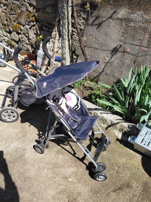 Carrinho de criança de  passeio