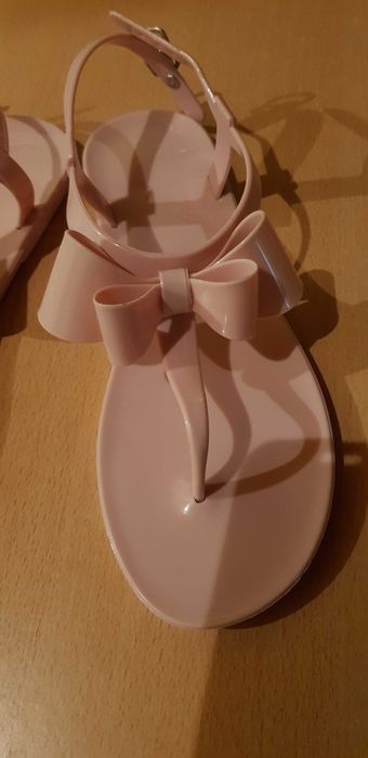 Sprzedam meliski gumowe nowe sandałki rozmiar 36