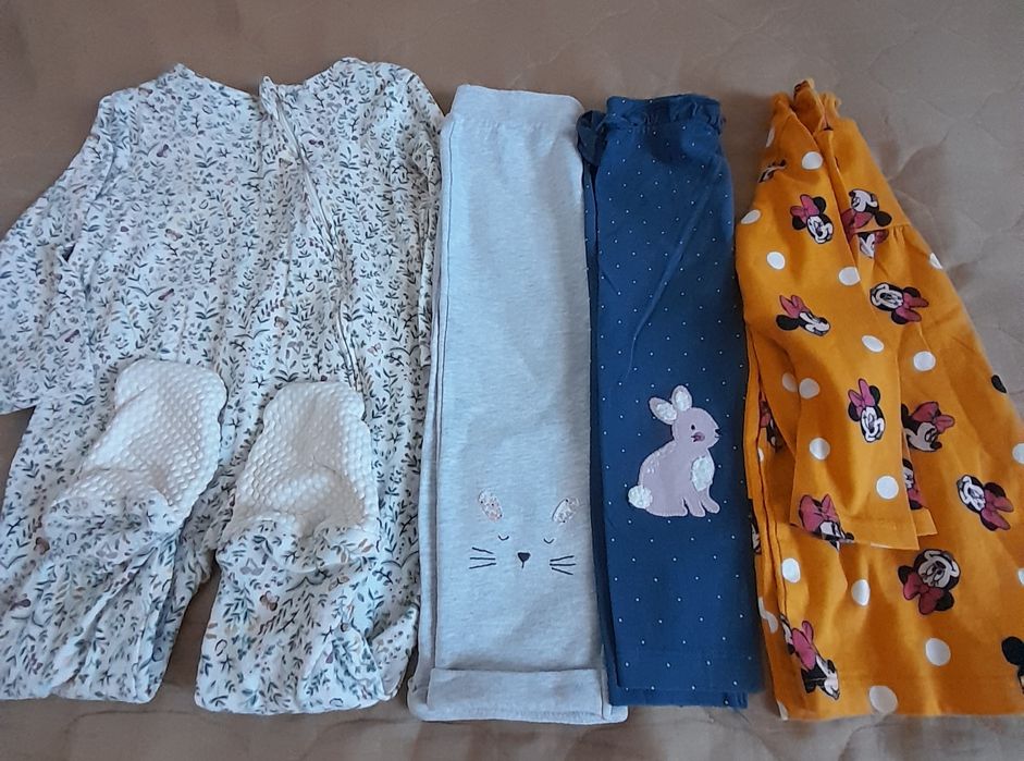 Лот одягу на дівчинку 12-18 міс