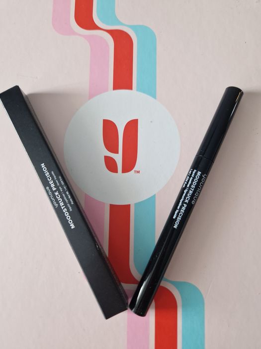 Eyeliner do oczu czarny YOUNIQUE