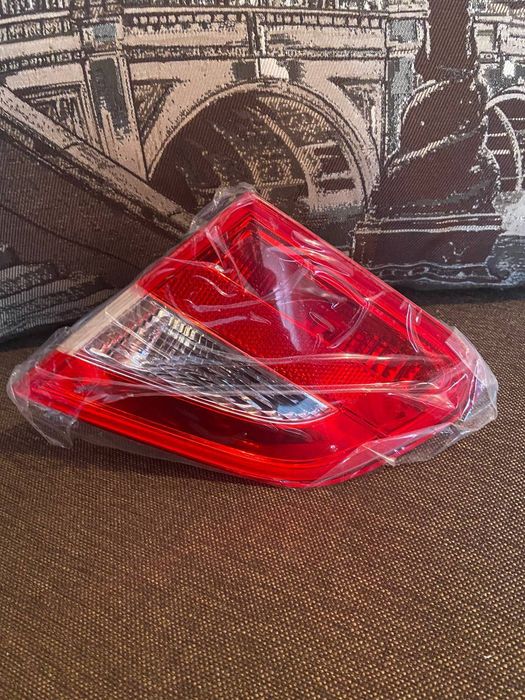 Задній ліхтар до Skoda Superb внутрішній правий!