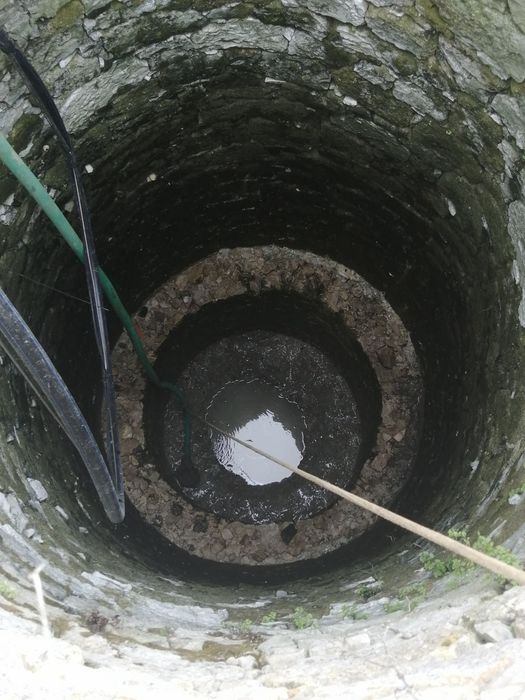 Abertura de poços de água, limpezas e montagem de bombas de água