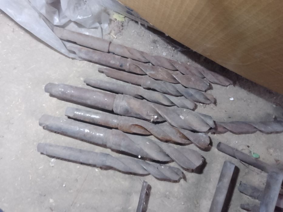 Великий лот інструменту СРСР (380+ од.): Мітчики, плашки, фрези, розго