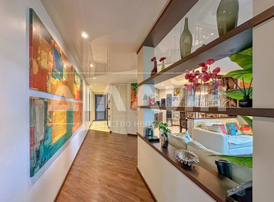 Краща пропозиція! 3-кімн. квартира з ремонтом у центрі міста!