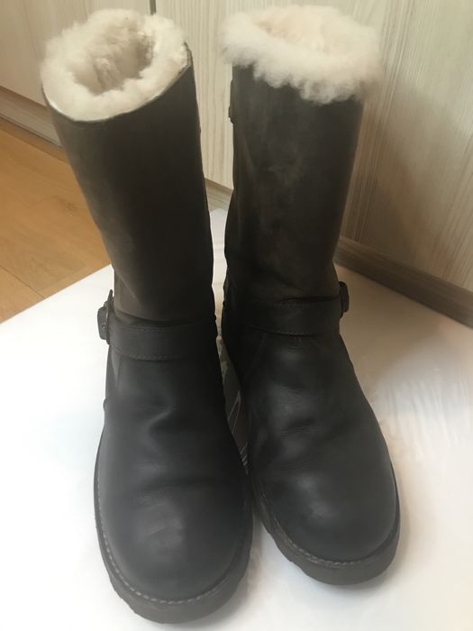 Уггі UGG Женские сапоги Black Noira