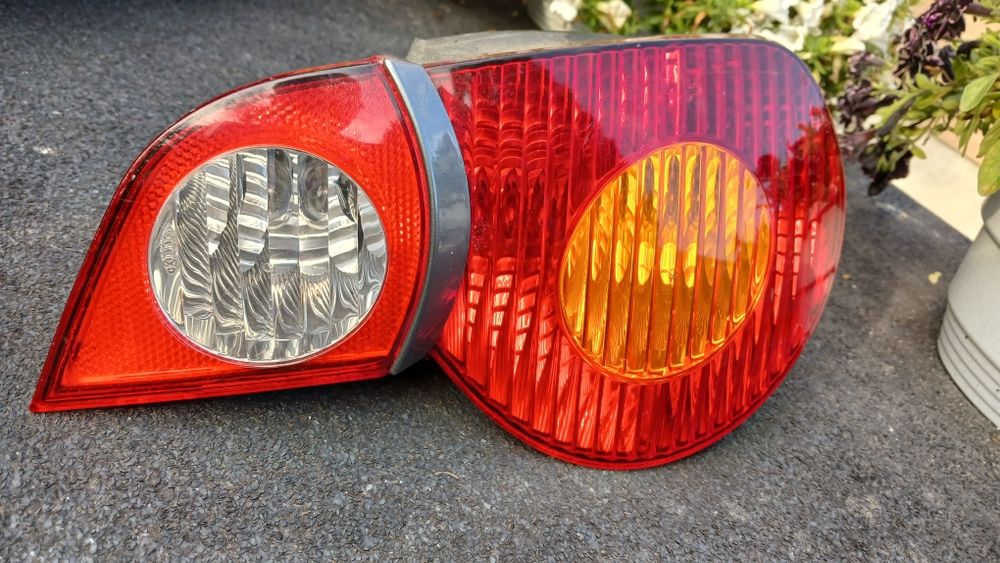 Оптика для автомобіля bmw z4 e85. Є одна фара до toyota camry v50