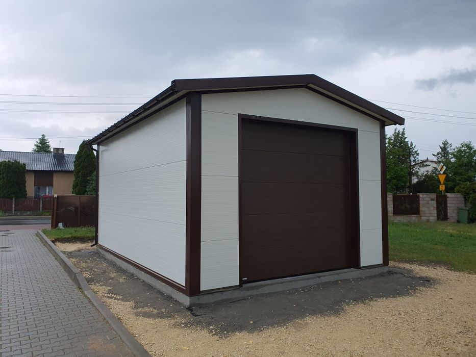 Hale z płyty warstwowej. Garaż. Hłodnia.