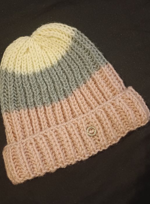 Czapka wełniana wielokolorowa robiona ręcznie