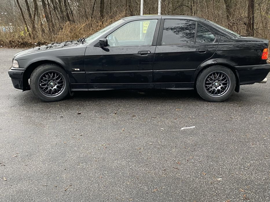 Продам автомобіль BMW e36