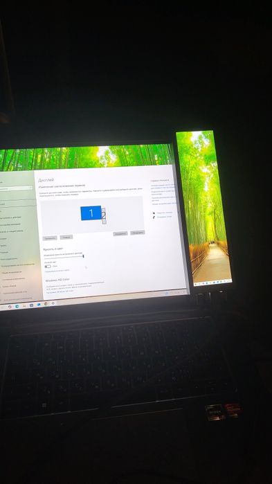 Монітор 8.8 дюймів