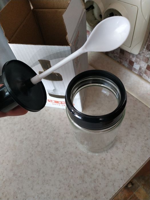 Баночка скляна з ложкою для цукру солі спецій сипучих