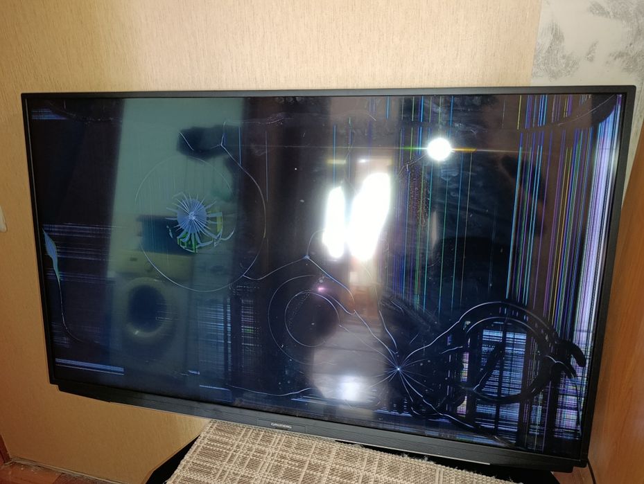 Телевізор Grundig 50д під відновлення