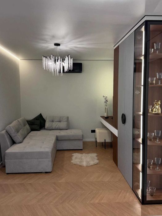 Стильна квартира поблизу ТРЦ Подоляни