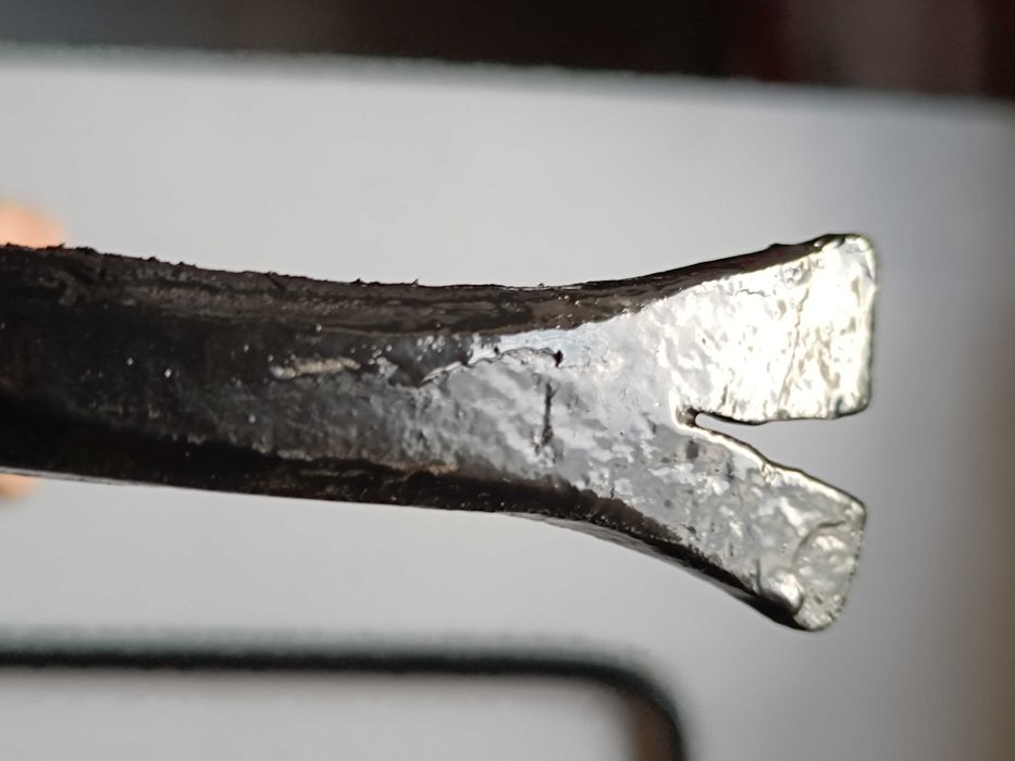 2 Pés de Cabra e Ponteira metálicas