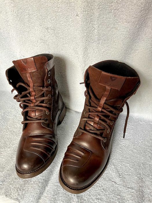 Botas couro Revit