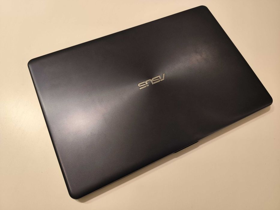 Portátil ASUS VivoBook X542URR - i7, SSD 480 GB