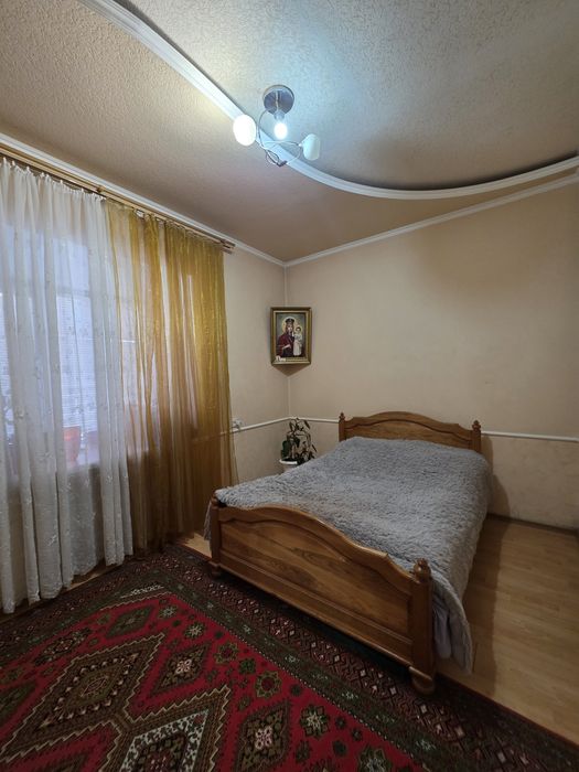 Будинок + приміщення