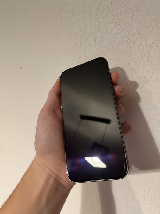 iPhone 15 Pro 100% Baterii