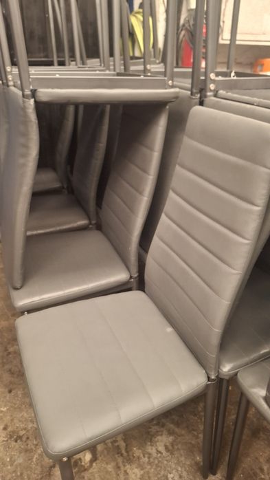 Conjunto de 20 cadeiras (Usadas)