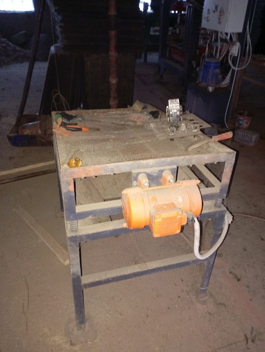 Станки для виготовлення тротуарної плитки