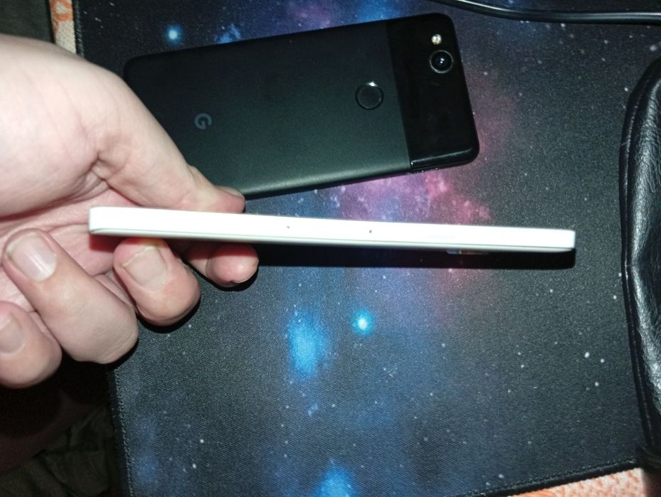 Продаю пиксель 2 і самсунг а5