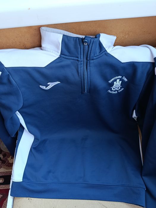 Продам спортивну кофту Joma