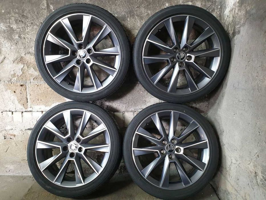 Felgi aluminiowe Skoda R17 5x100 7JX17H2 ET 46 centr 57,1mm