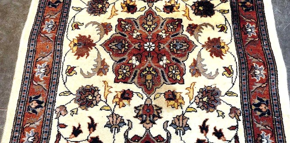 Tapete Persa GHOUM (Passadeira), elaborado manualmente em Lã sobre Algodão, 194cm x 94cm