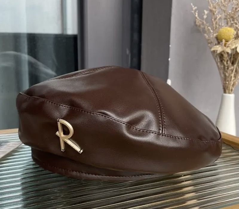 Продам берет  в модном шоколадном цвете