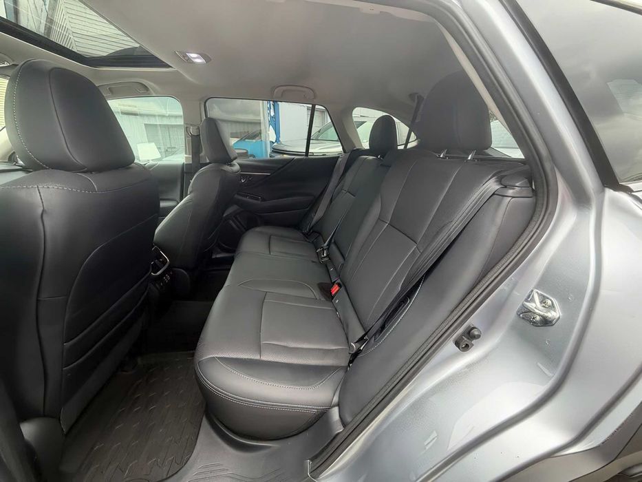 Subaru Outback      2024