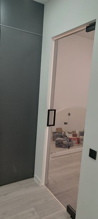 Межкомнатные стеклянные перегородки