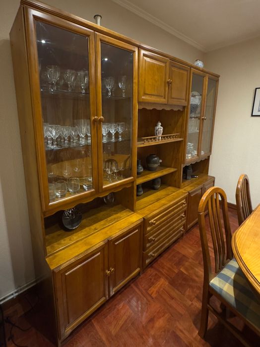 Conjunto de sala - aparador + mesa c/ 6 cadeiras