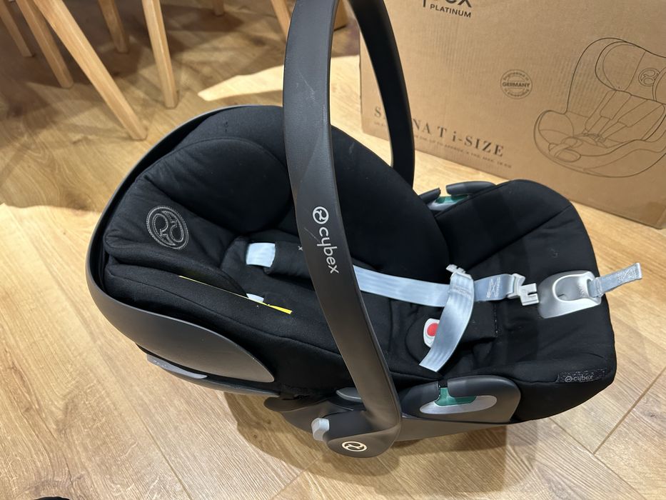Fotelik Cybex z bazą obrotową