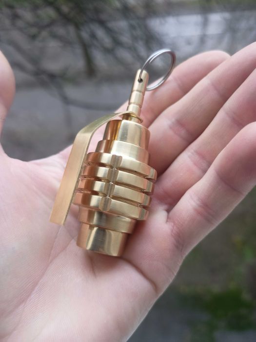 Граната колпачек брелок на бутылку