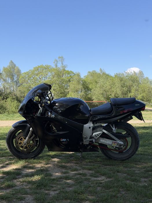 Suzuki Gsx-R 750 1999р на доках