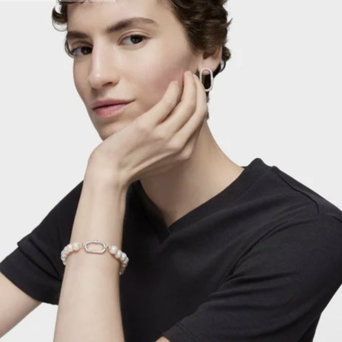 Bransoletka z pereł z misiem z obręczą hołd srebro 925